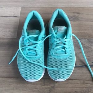 Kids Nike Sneakers 5.5Y